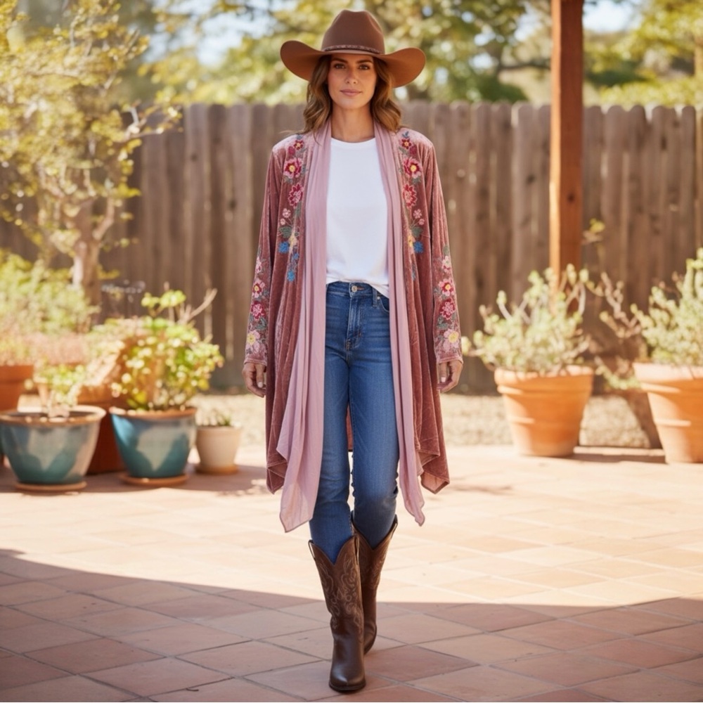 ANDREE BY UNIT Crushed Pink Velvet Floral Embroidered Kimono Cardigan Sweater